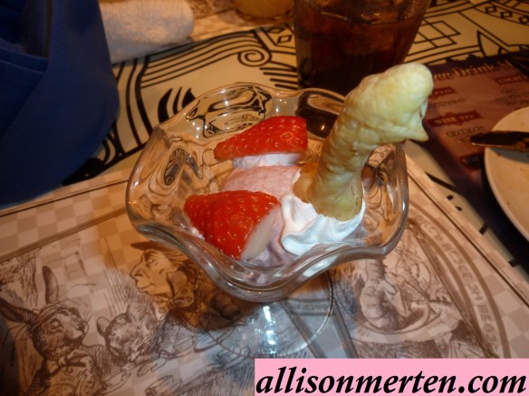 alice-in-wonderland-restaurant-japan-dessert-allisonmerten
